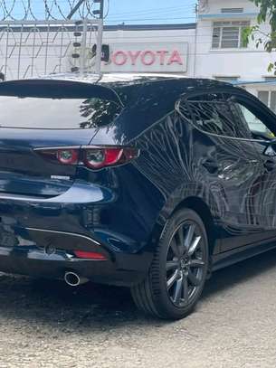 Madoa 3 hatchback petrol image 3