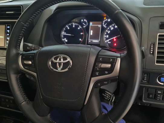 Toyota landcruiser Prado image 3