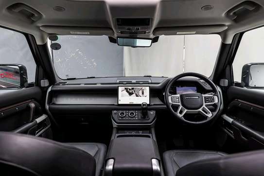 Land Rover defender 110 2020 image 14