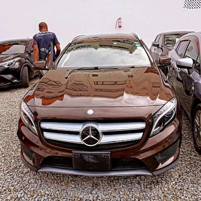 Mercedes Benz GLA250 brown 2018 image 4