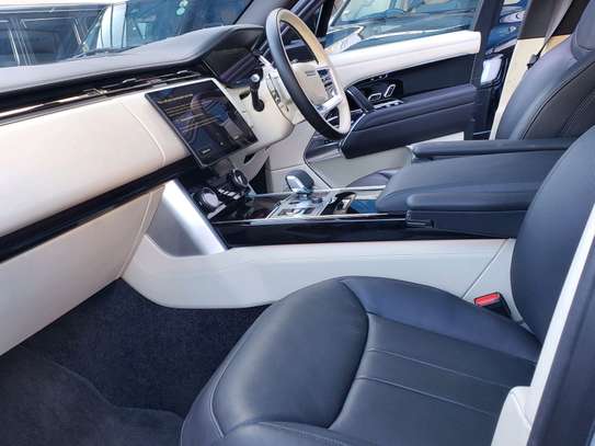 Range rover sport image 2