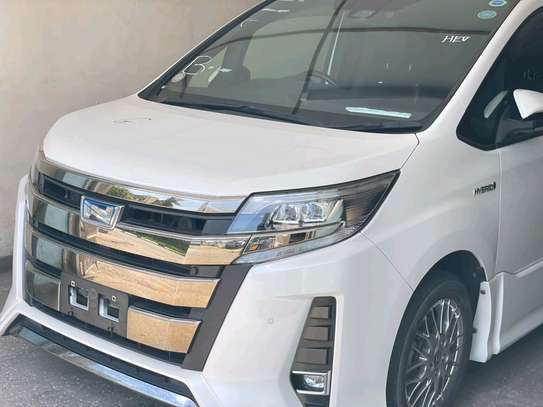 TOYOTA NOAH WXB HYBRID 2019MODEL image 9