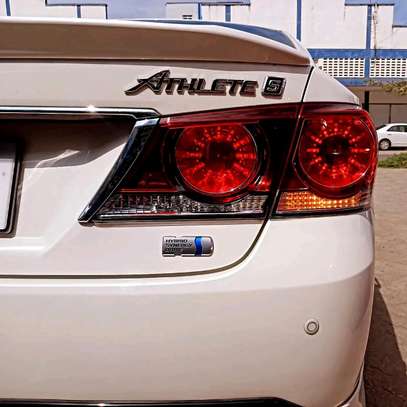 Toyota Crown hybrid Athlete white 2018 image 7