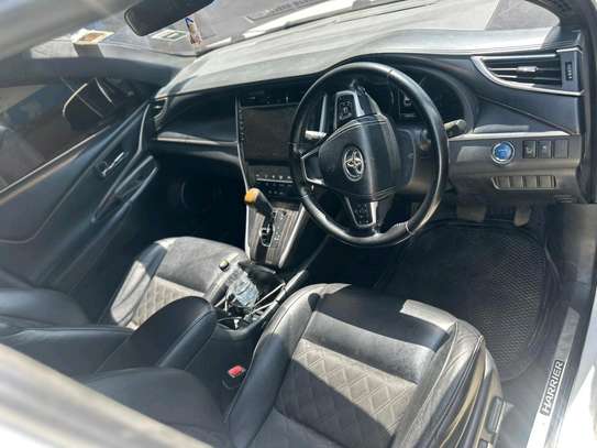 Toyota harrier slightly used image 8