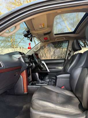Toyota Prado image 3