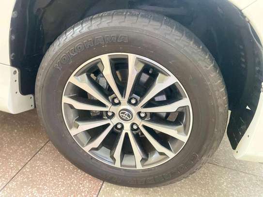TOYOTA LANDCRUISER PRADO TX DIESEL 2020MODEL SUNROOF image 5