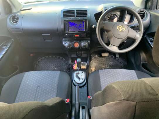 Toyota IST image 6