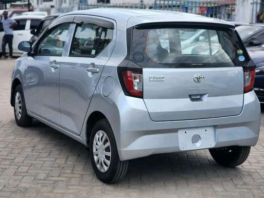 Toyota pixis epoach image 7
