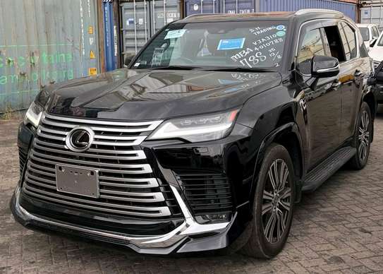 LEXUS LX 600,2021,( WE ACCEPT HIRE PURCHASE &BANK FINANCE) image 3