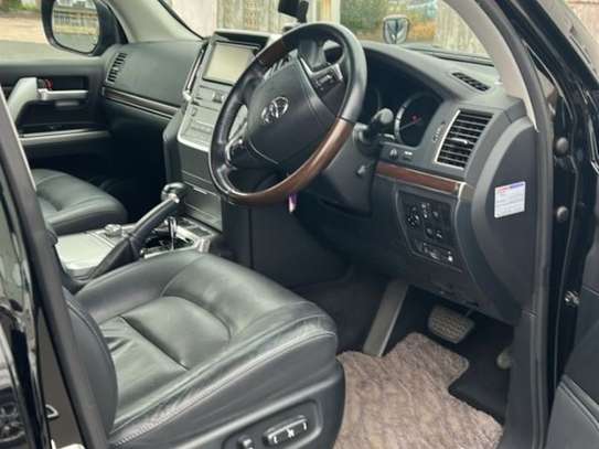 2020 TOYOTA LAND CRUISER AX G SELECTION image 5