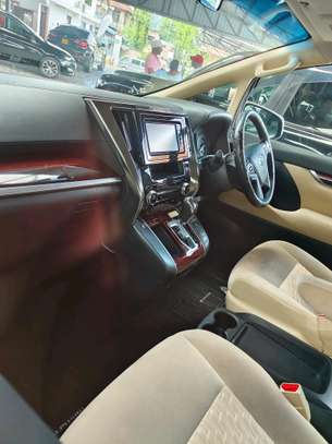Toyota Alphard 2018 Silver image 6