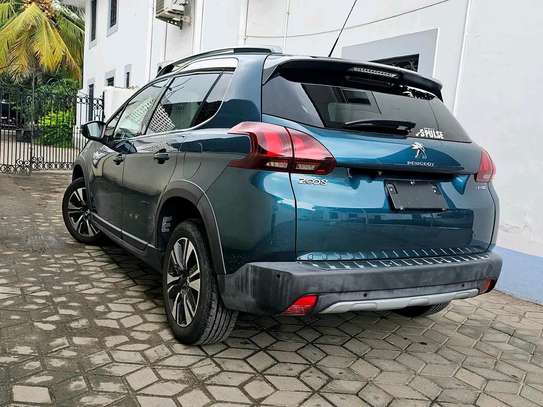Peugeot 2008 2018 green image 8