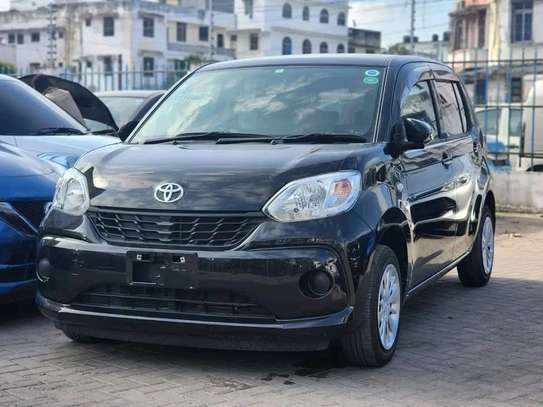 Toyota passo black image 4