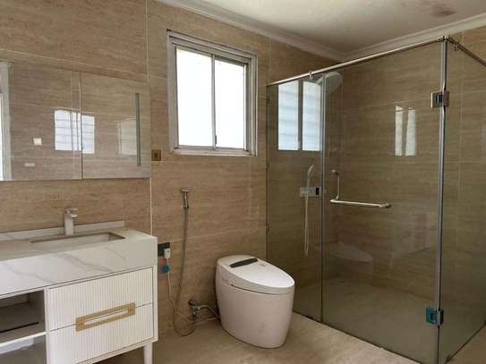 3 Bed House with En Suite in Muthaiga image 10