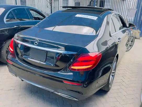 Mercedes Benz E200 image 9