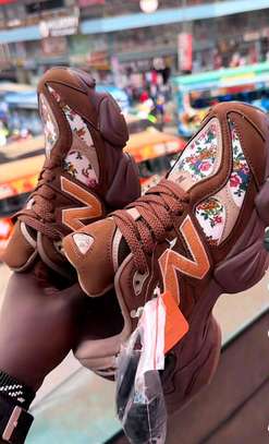 New balance 9060  Ladies image 4