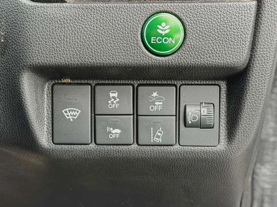 Honda fit hybrid silver 2018 image 6