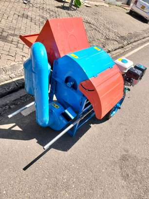 Multifunctional grain thresher powered by 7.5hp engine image 27