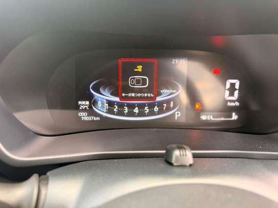 Toyota Raize silver image 2
