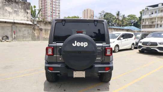 Jeep Wrangler Sahara Black 2019 image 3