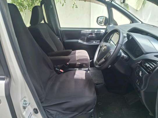 Toyota Harrier GR image 15