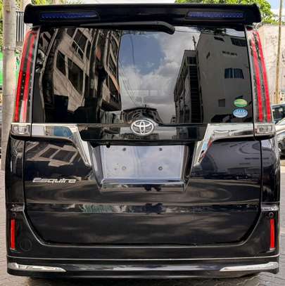 Toyota Esquire 2018 2wd image 2