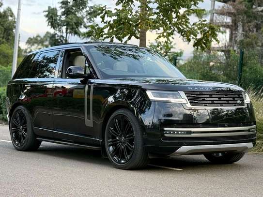 2022 Range Rover Vogue D350 first edition image 3