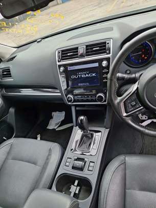 Subaru Outback Grey 2018 AWD image 3