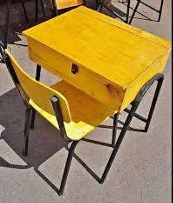 Durable School lockers+chair image 9