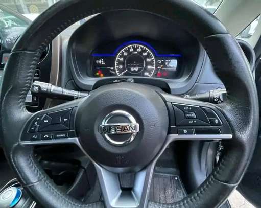 Nissan Note medalist image 2