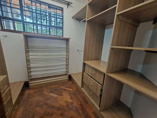 4 Bed Villa with En Suite at Runda image 3