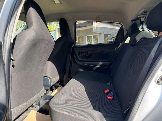Toyota vitz image 10
