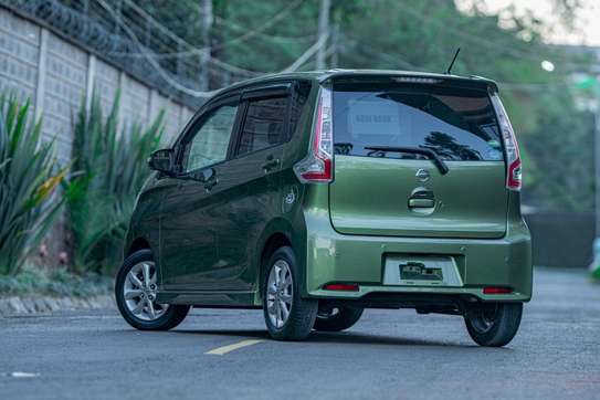 Nissan Dayz Highway Star,2018,Petrol,650cc,HID,Fog,Alloys image 8