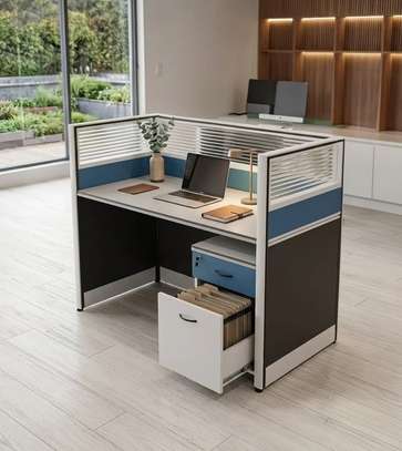 Office Workstation; Modern One Way Office Workstation image 2