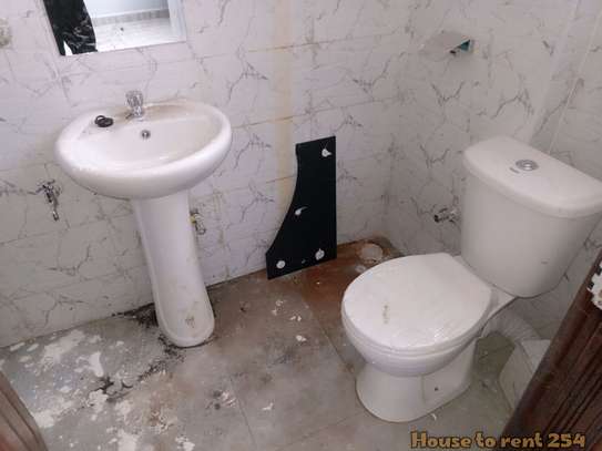 MODERN TWO BEDROOM MASTER ENSUITE APARTMENT FOR RENT image 6