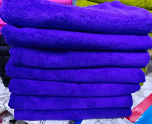 MICRO FIBRE SALON TOWELS image 5