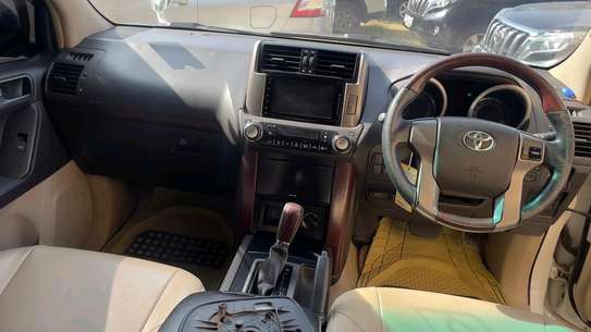 TOYOTA LANDCRUISER PRADO PETROL image 8