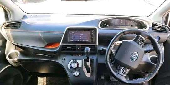 Toyota corolla Sienta Hybrid Black 2018 image 3