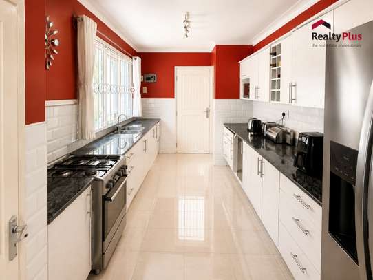 4 Bed House with En Suite at Loresho Crescent image 7