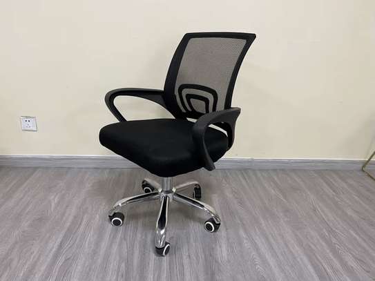 Adjustable Swivel Clerical Office Chair image 5
