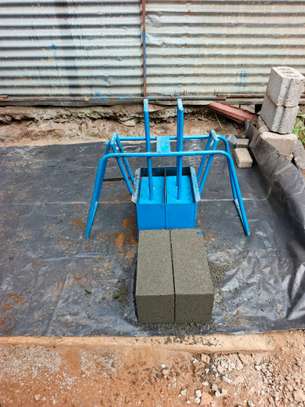 Heavy-Duty Manual Cement Block Maker Steel Frame image 4