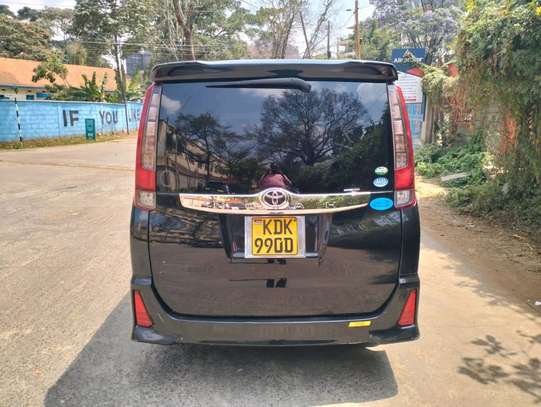 TOYOTA NOAH NEW SHAPE 2015 MODEL. image 2