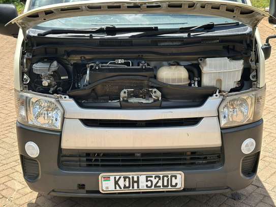 TOYOTA HIACE 7L image 2
