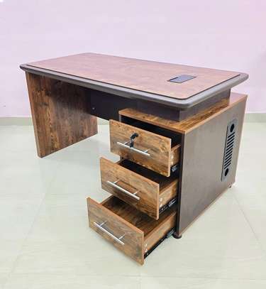 1.4m Executive Office Desk image 9