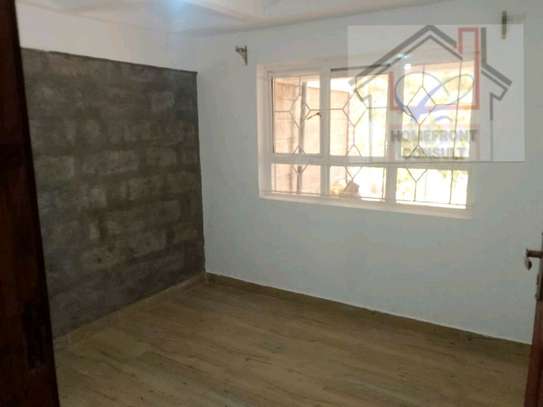 Elegant 5bedroomed residence,all en-suite ¼acre image 7