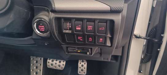 Subaru Forester SK9 Sunroof White 2019 image 7
