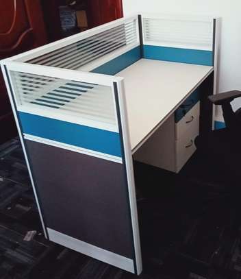 Office Workstation; Sleek Contemporary Solo Workstation image 6