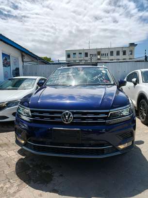 Volkswagen Tiguan Diesel engine 2020 Sunroof image 3