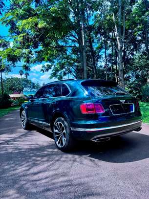 2019 Bentley bentayga image 10