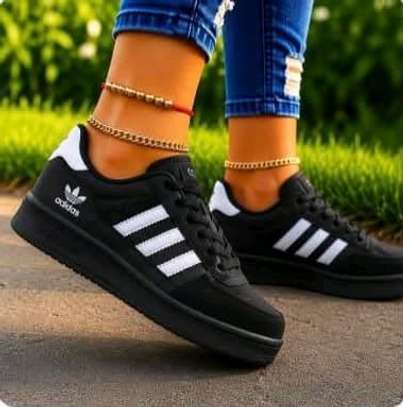 Ladies Puma Rom image 6